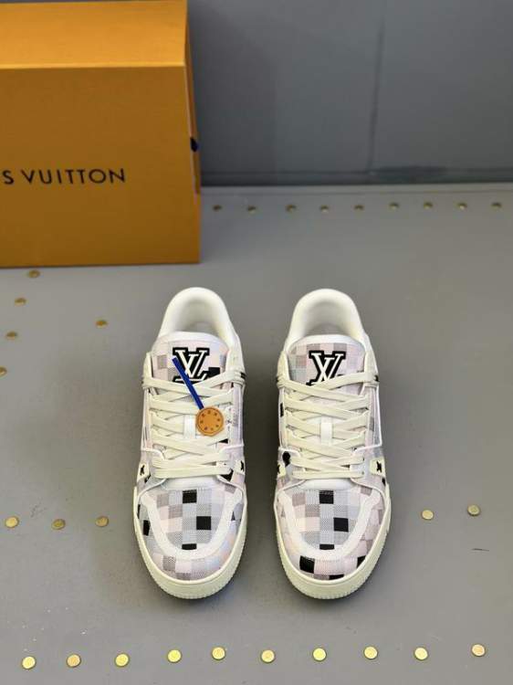 Picture of Louis Vuitton Shoes _SKULVsz38-46hnh033315509